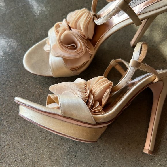 Badgley Mischka Women's Nude Floral Heel - Picture 5 of 5